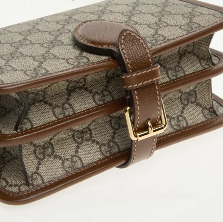 Bolso_Gucci_con_cierre_de_cintur_n_y_logo