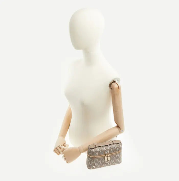 Bolso Gucci rectangular marrón claro con superficie granulada 