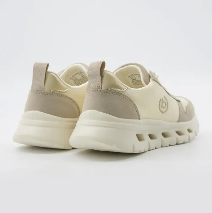 Bugatti zapatillas crema con suela moderna y paneles combinados