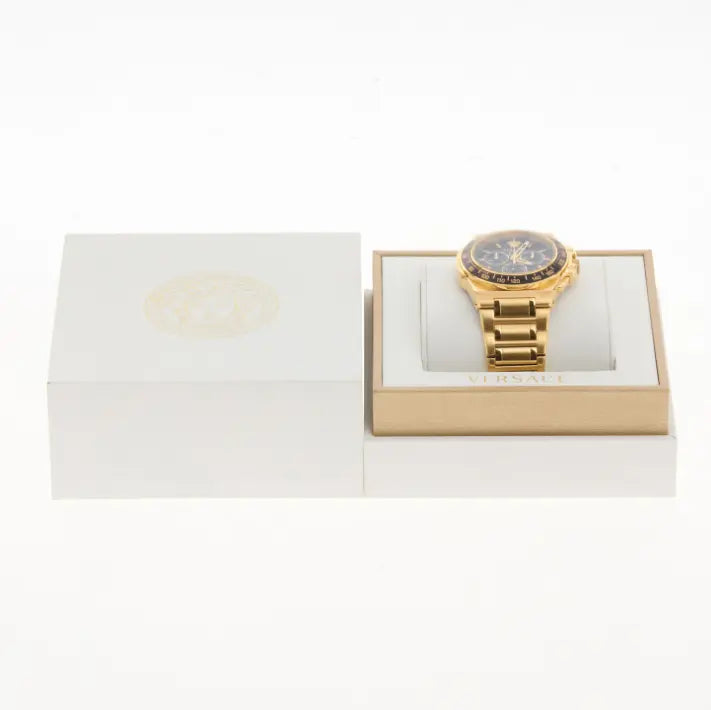 Reloj Versace dorado resistente al agua 5 ATM