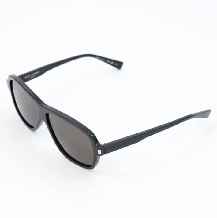 Montura de acetato negro en gafas Saint Laurent piloto 