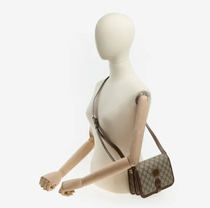 Bolso Gucci marrón con correa ajustable de 120 cm 