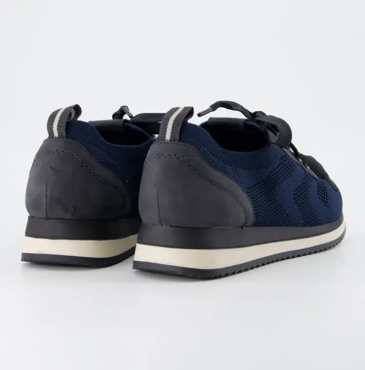 Calzado Jana azul oscuro con pestaña de tirada y diseño deportivo